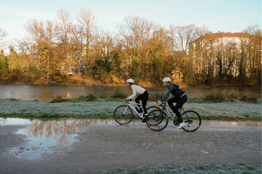 Reicht Wasser beim Sport? Ab wann du Elektrolyte und Kohlenhydrate brauchst